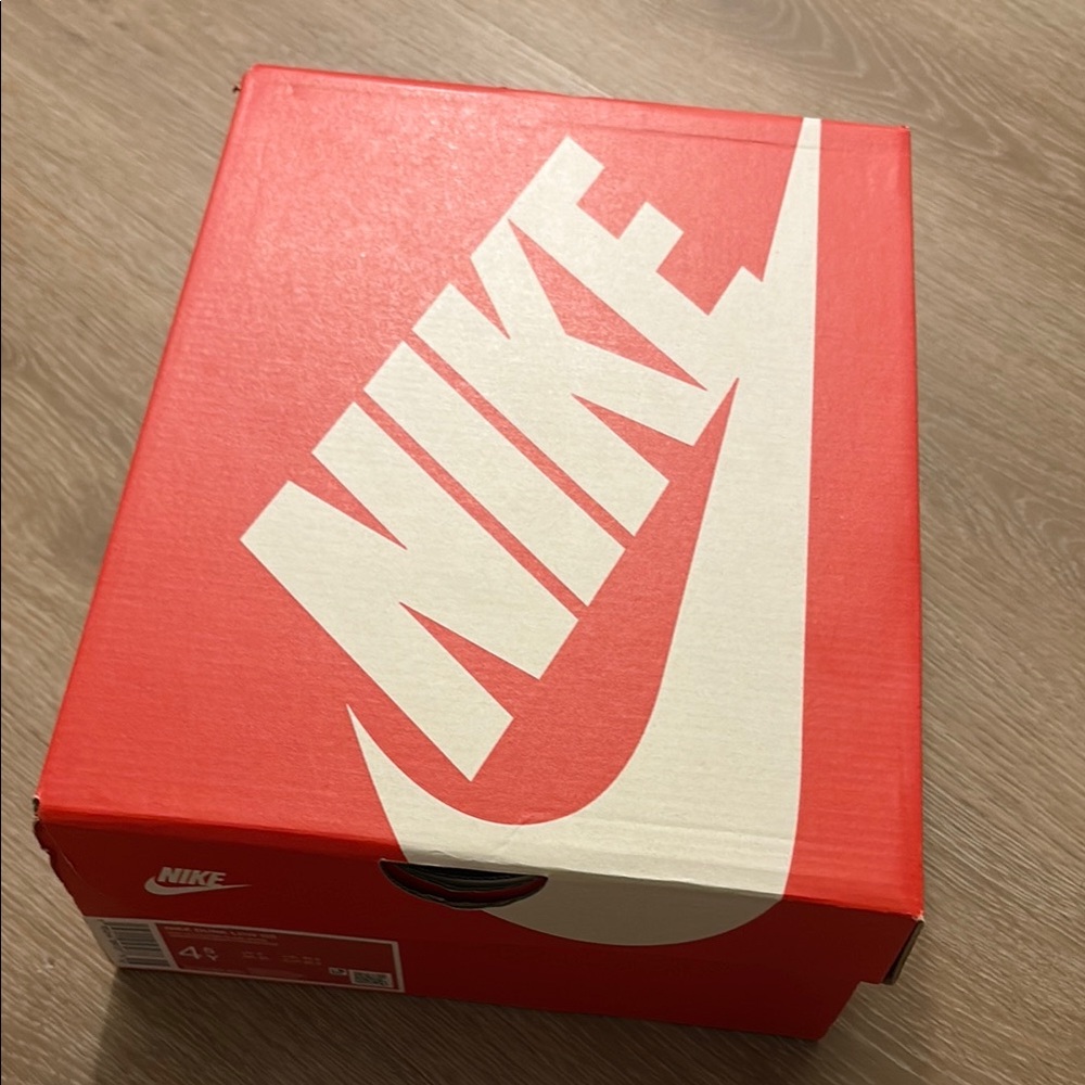 Nike empty box